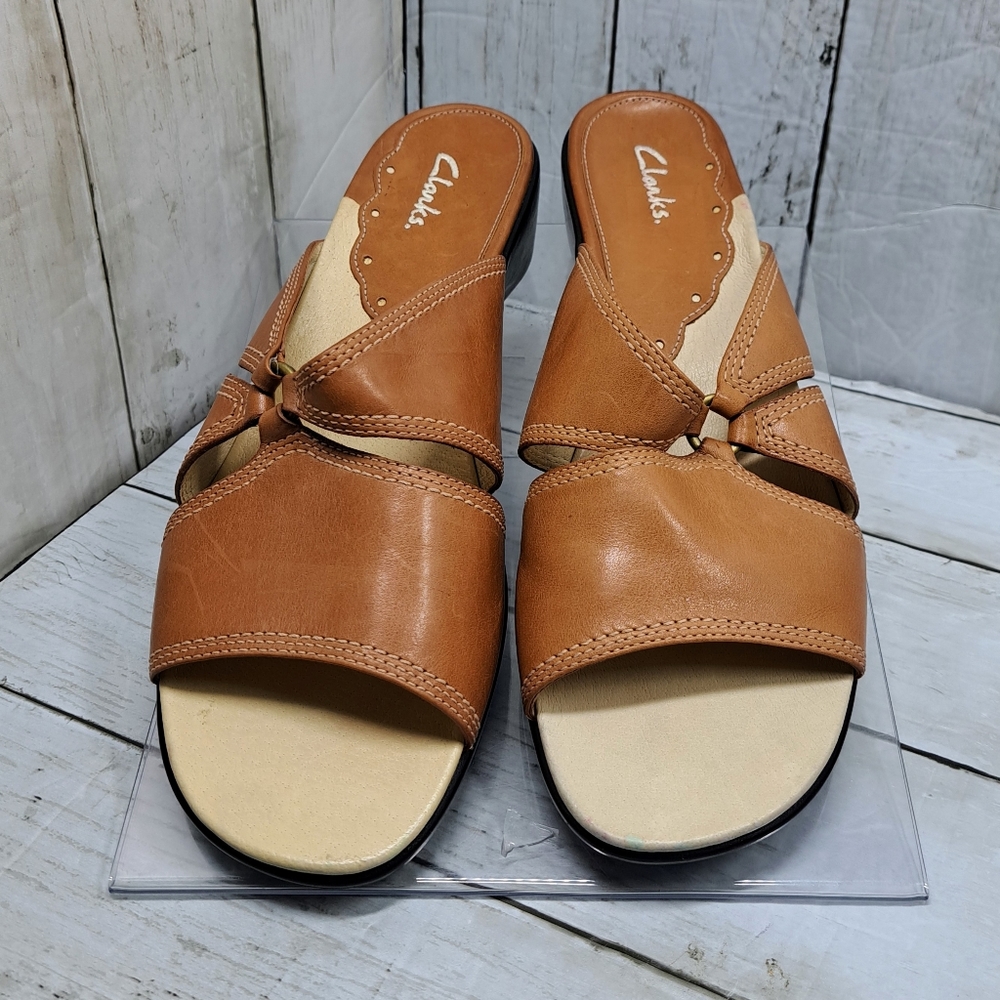 Clarks Y2K Wmn 9.5M Tan Leather Open Toe Slipon Slides Mules Pumps